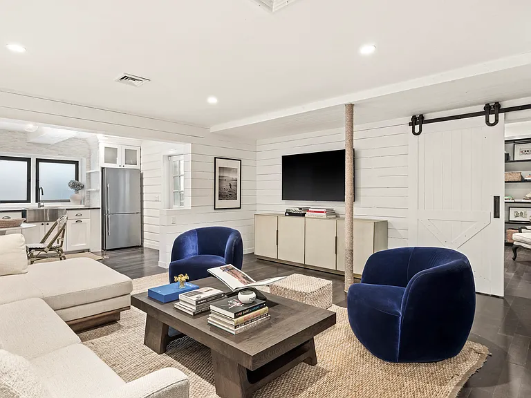 48 Fairlawn Dr — Photo 11