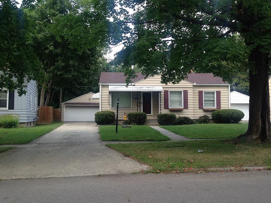 2nd image of 1830 Greenbrook Ln