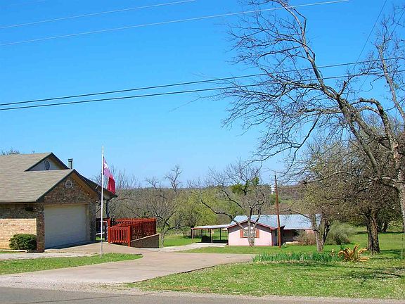 2nd image of 3917 Lakeview Dr