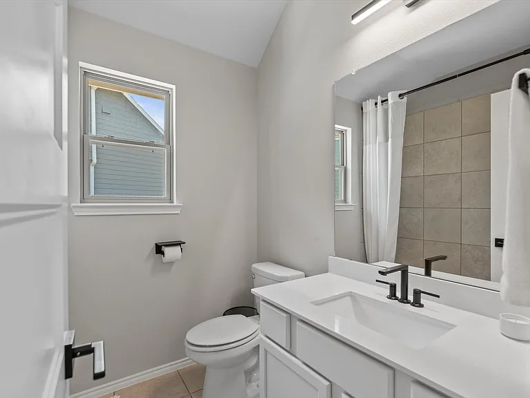 2901 Yaupon Grove Ln — Photo 25