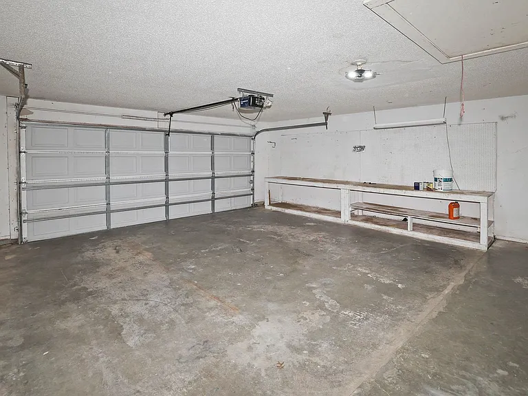 7902 Gerald Dr — Photo 36