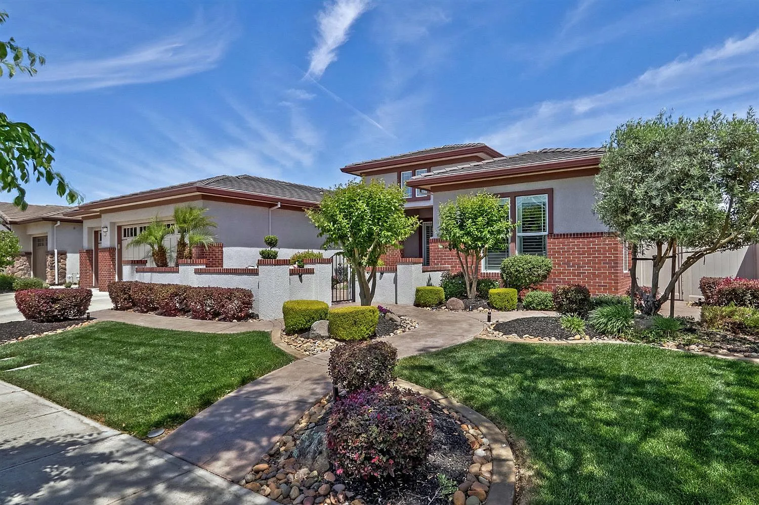 2436 Appleleaf Ln photo 1