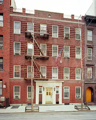 Rented by Metropolitan Equities | media 12