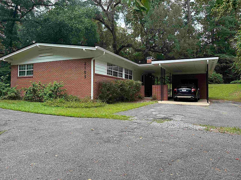 2103 High Rd — Photo 1