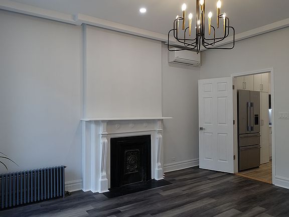 3rd image of 539 Manhattan Ave #3