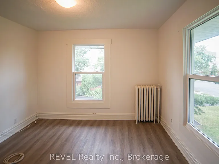 21 Plymouth Rd #UPPER — Photo 17