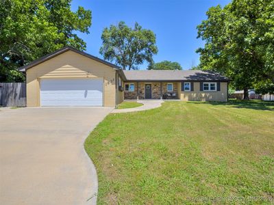 1621 Lariat Dr, Bartlesville, OK, 74006