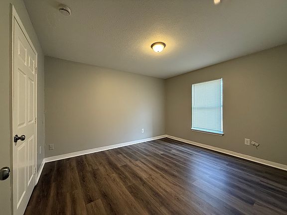 4th image of 2708 Greenwood Ave #2