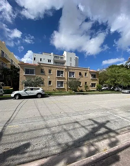102 Menores Ave #9 — Photo 8