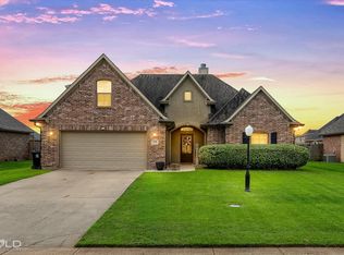 508 J R Dr, Bossier City, LA 71112