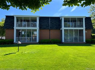 4010 Fairway Dr APT 2, Fort Gratiot, MI 48059