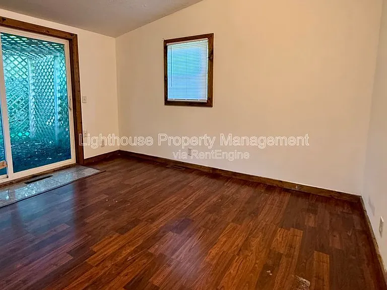 8118 Howard St — Photo 12