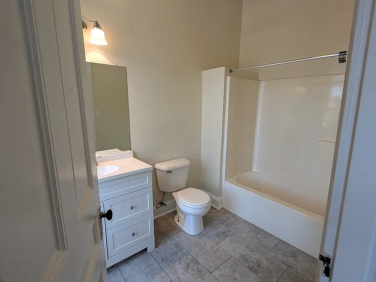 2115 E Marshall St #A — Photo 29