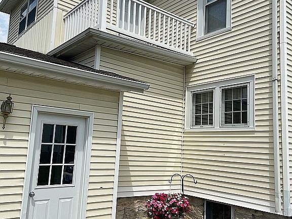 Balcony off bedroom #4