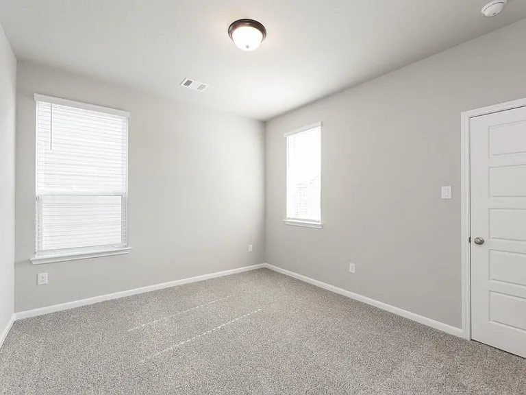 3011 Valley Dr — Photo 11