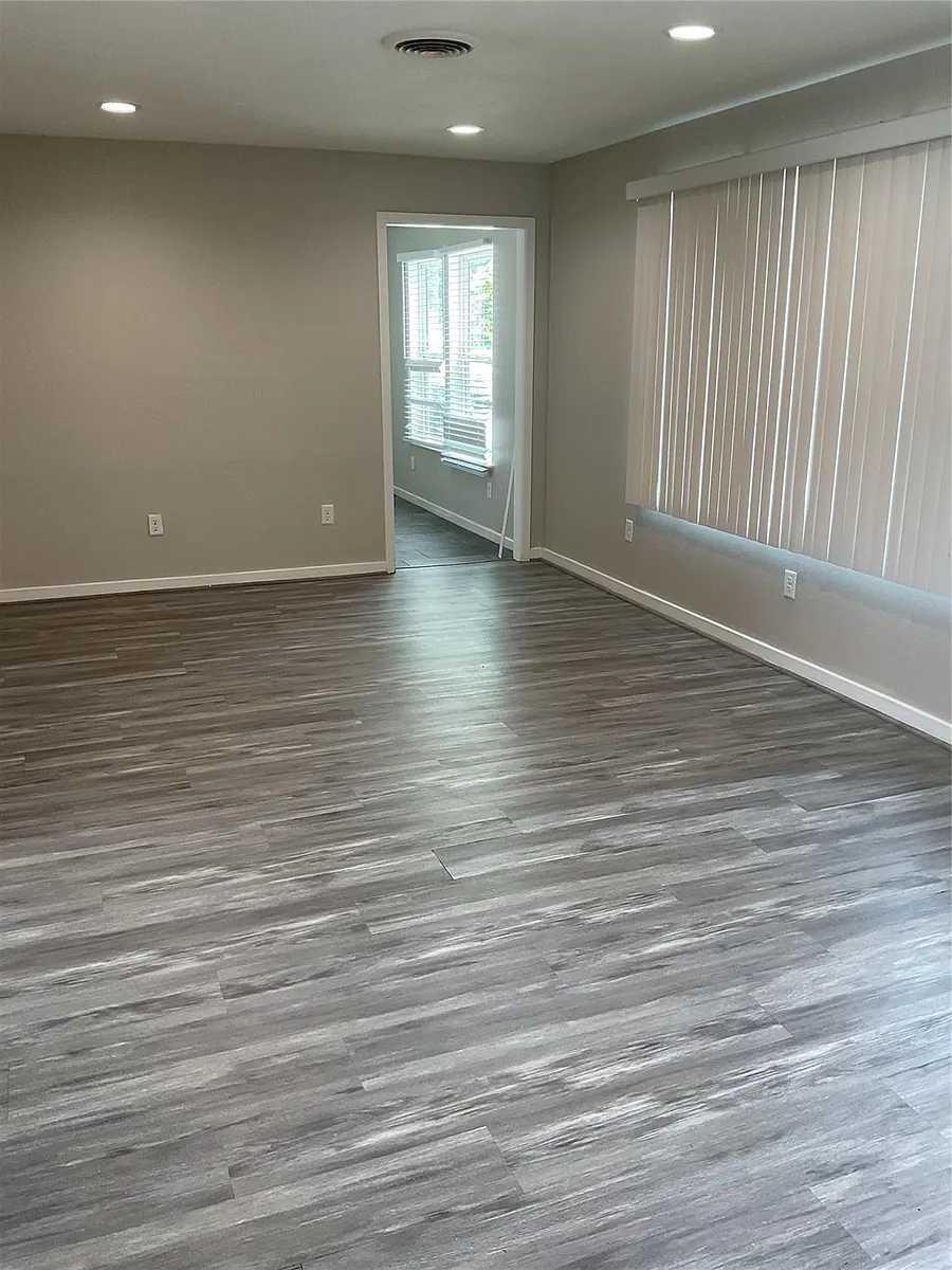 Building Photo - 2023 Antoine Dr