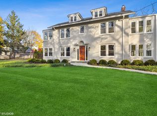 496 E Illinois Rd, Lake Forest, IL 60045