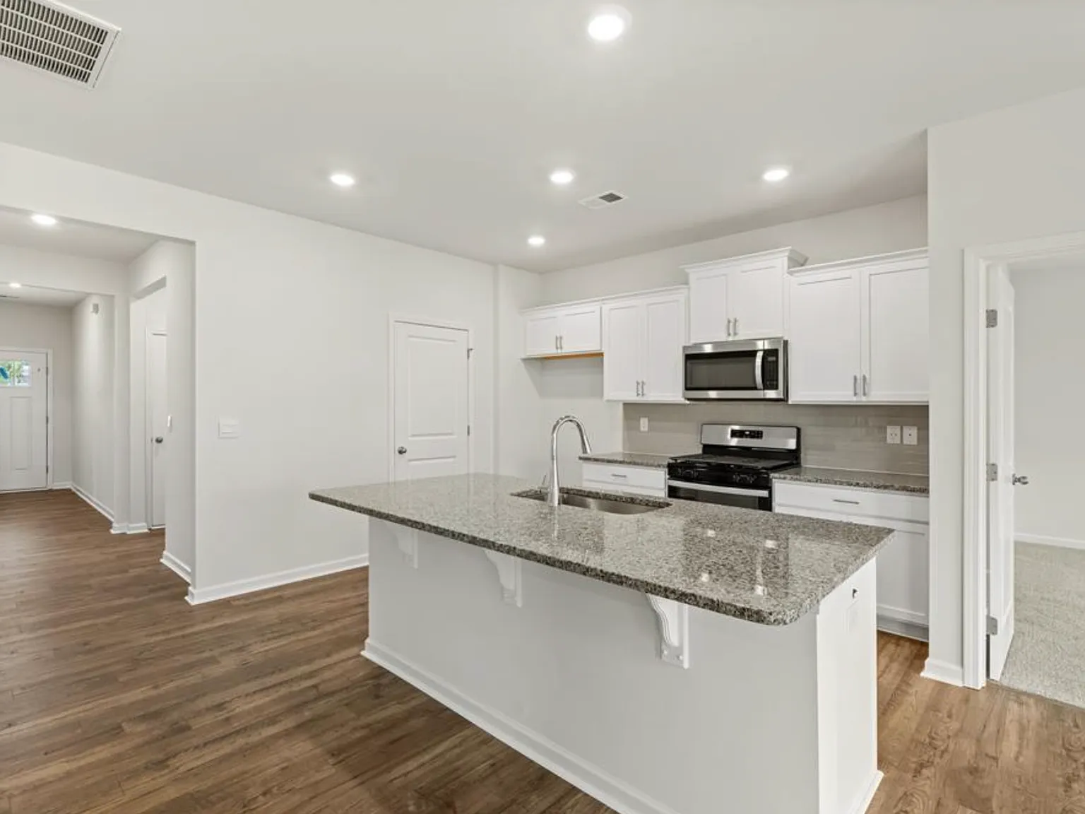 3 bed, 1800 sqft, $2,000 — Photo 4