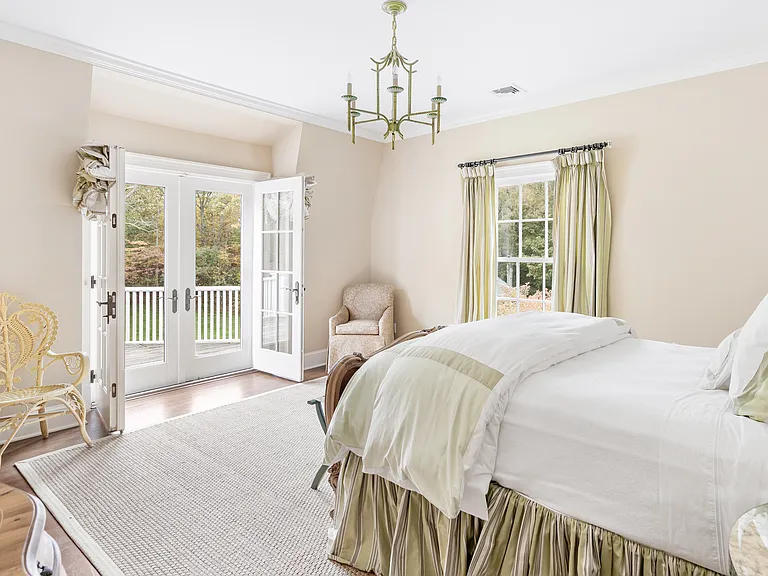 306 Old Stone Hwy — Photo 15