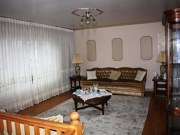4th image of 23 Criswood Dr