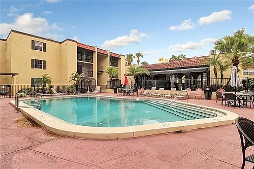 5304 W Kennedy Blvd #207 Photo 1