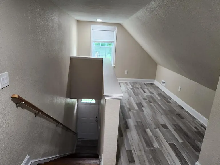 578 Harrop Ln #4 — Photo 2
