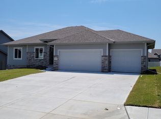 20001 Madison St, Omaha, NE 68135