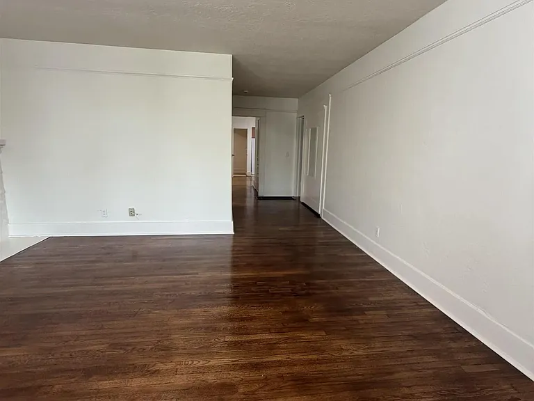 2473 Market St #7 — Photo 10