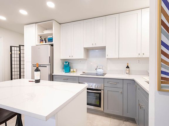 4th image of 1826 Jefferson St #1