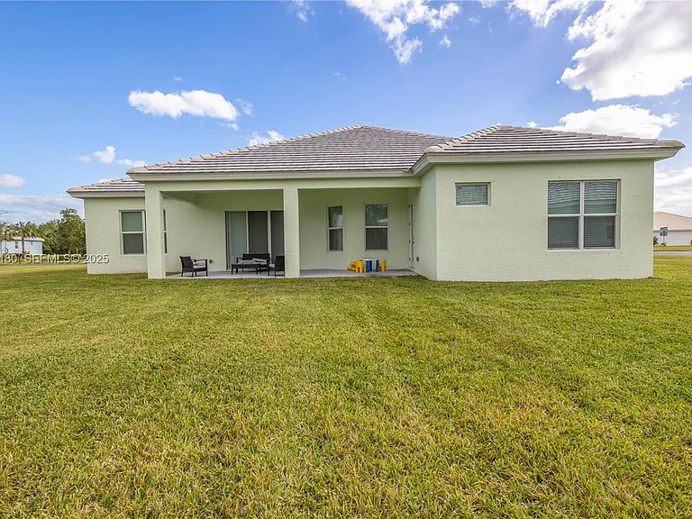 6555 Barbados Ct — Photo 30