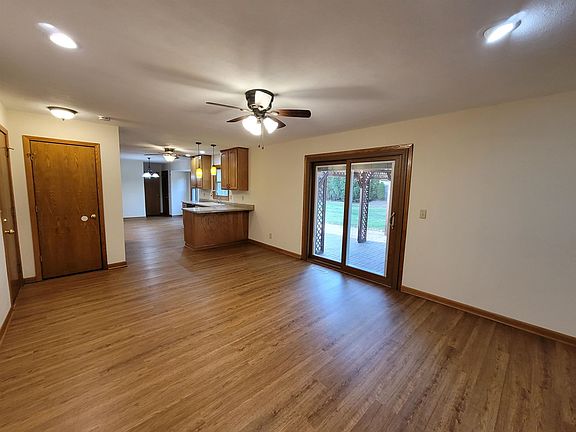5th image of 6110 Whitefriars Way