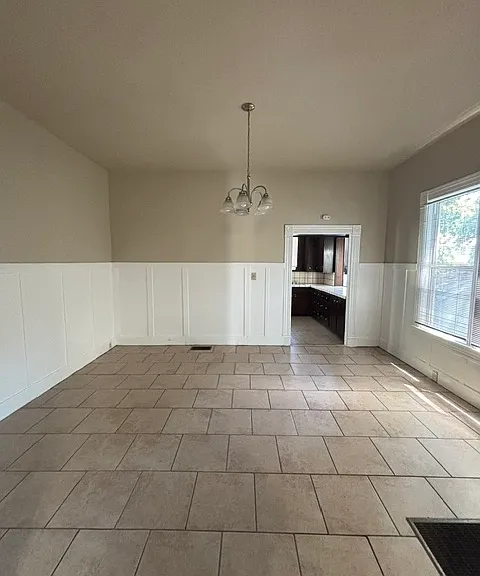 121 W Rose St — Photo 4