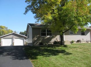 510 Fairway Ct N, Stewartville, MN 55976