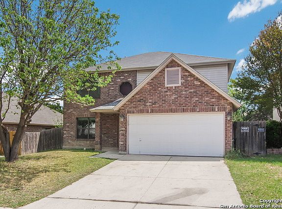 2nd image of 10126 Silverbrook Pl