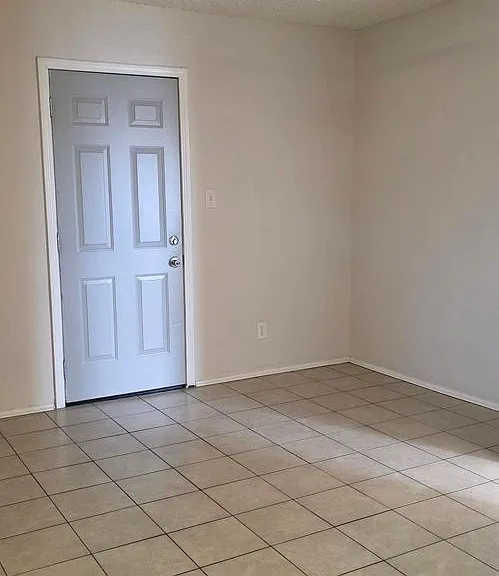8605 Cypress Ave #4 — Photo 9