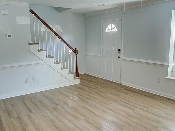 3rd image of 5686 Rivermill Cir