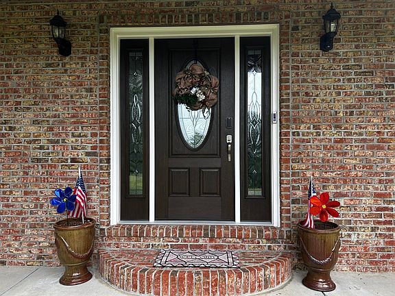 3rd image of 15027 Madison Pike