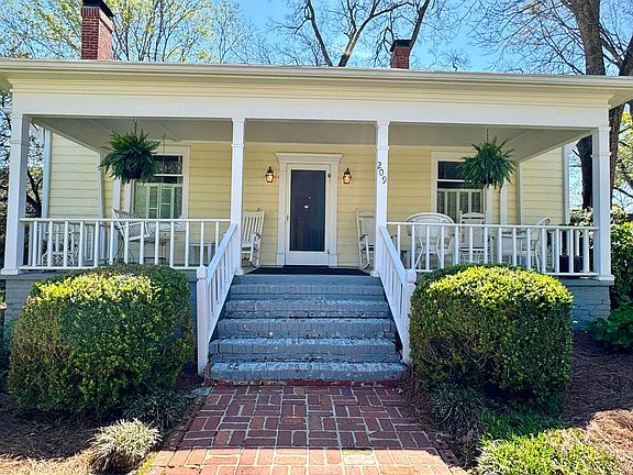 5th image of 209 E Greene St