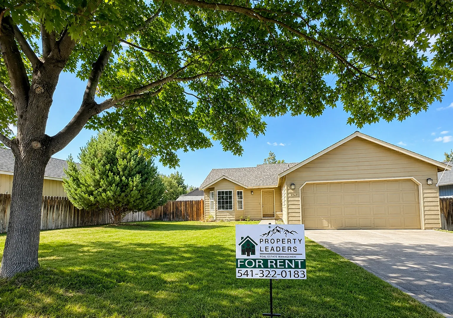 3 Bed 2 Bath Home: Fully Fenced Yard & Convenient Location — Photo 1