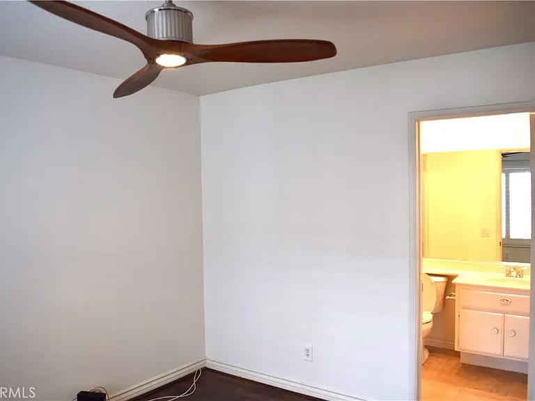 717 S Glenhurst Dr — Photo 19