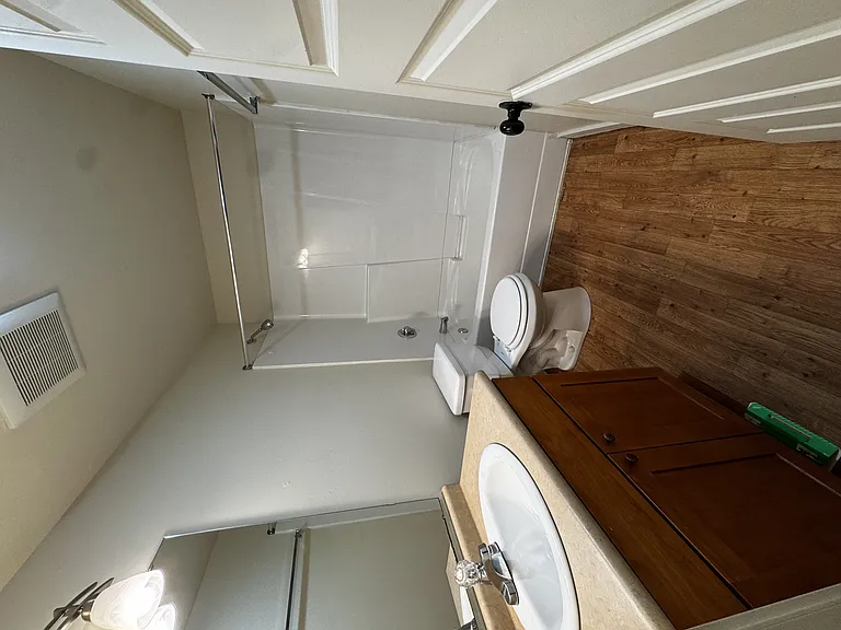 Milwaukee Apartments — Photo 25
