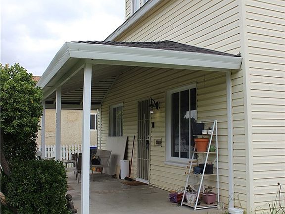 3rd image of 855 Johnson St