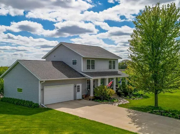 16 Marples Ave, Minnesota Lake, MN 56068