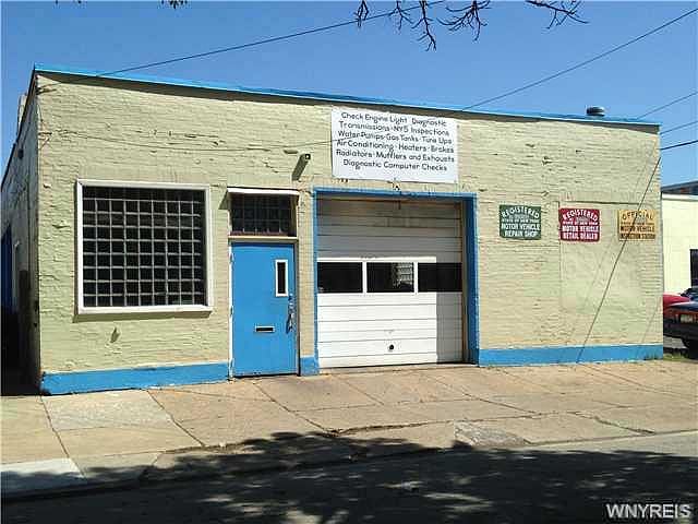 1st image of 2746 Whitney Ave