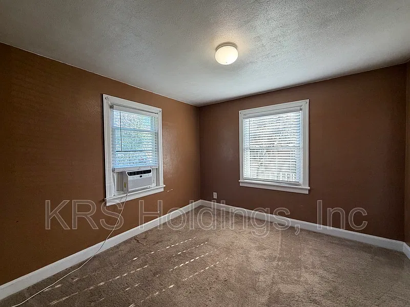 Studio, $2,400 — Photo 4