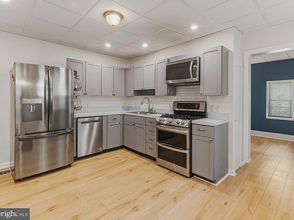 2nd image of 230 Rutland Ave