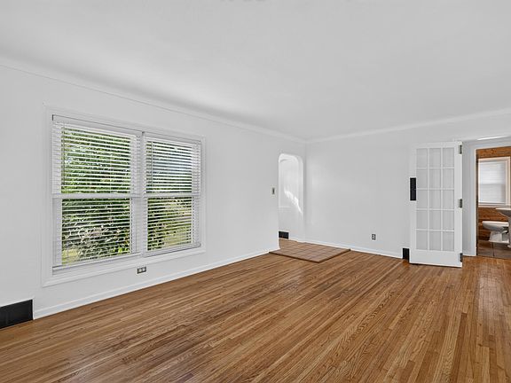 5th image of 1701 4th St E