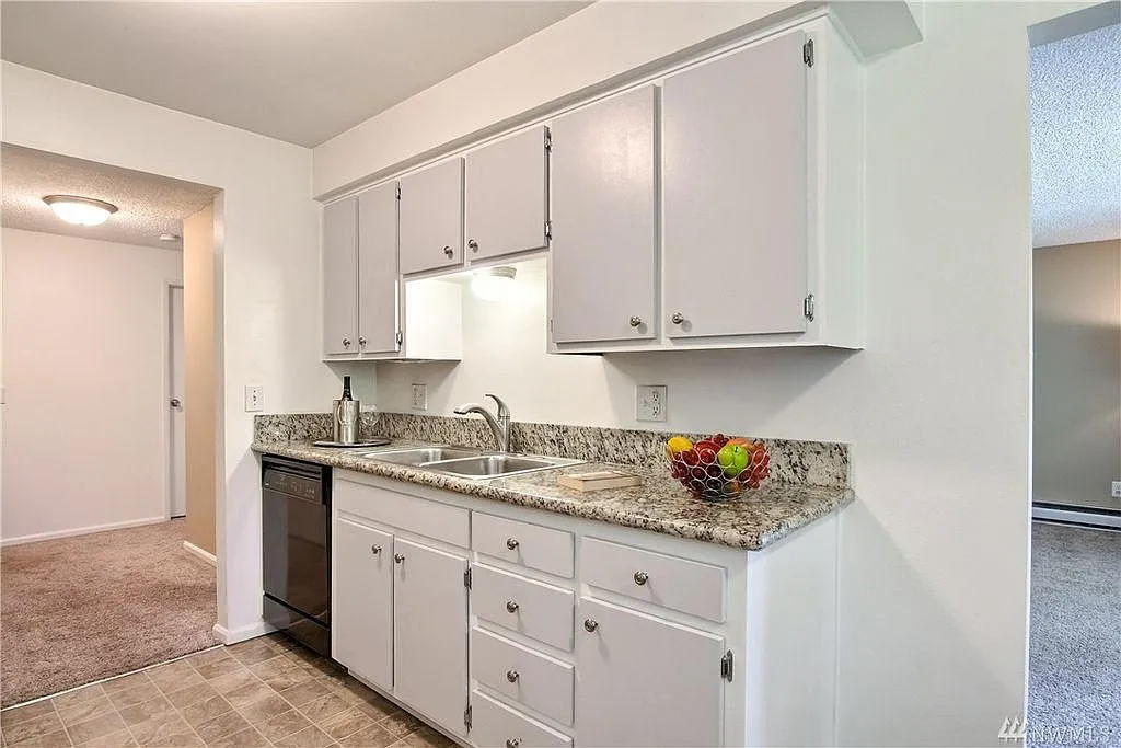 1 bed, 767 sqft, $2,200 — Photo 4