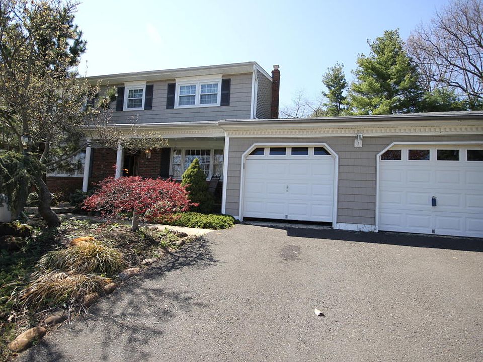 1st image of 37 London Dr