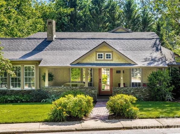 672 Blythe St, Hendersonville, NC 28739